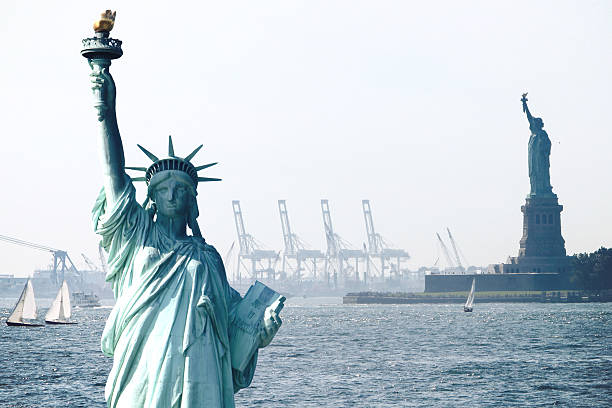 statue de la liberté - statue liberty statue of liberty ellis island photos et images de collection