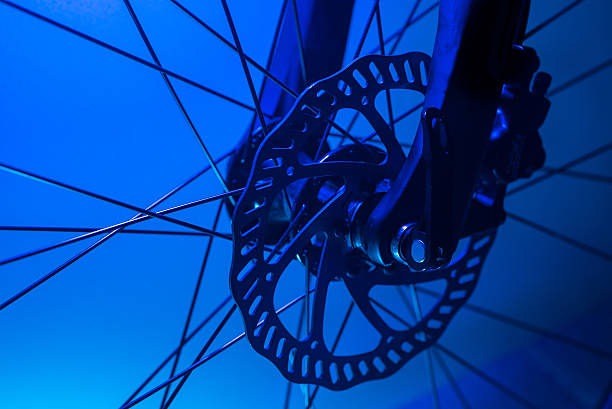istock Front Hub And Hydraulic Disk Brakes of A Hybrid Bicycle 531533261