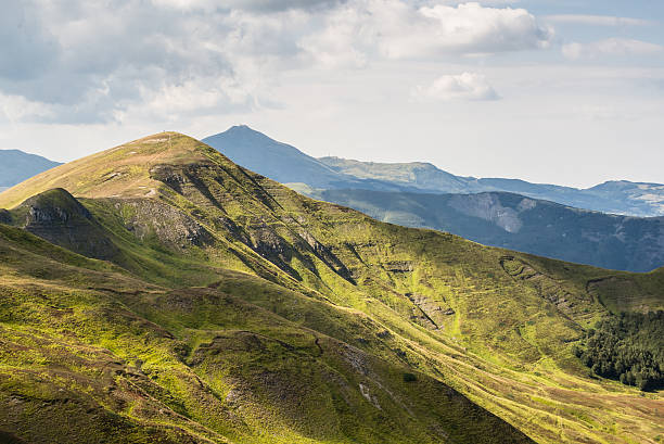 istock Apennine mountains summer landscape 531536313