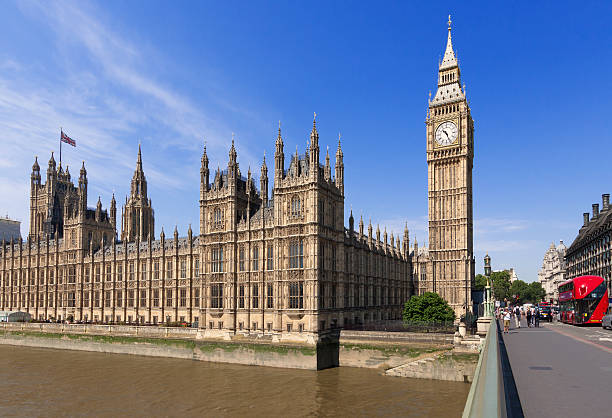 дворец вестминстер (парламент) и биг бен, лондон. - victoria tower стоковые фото и изображения