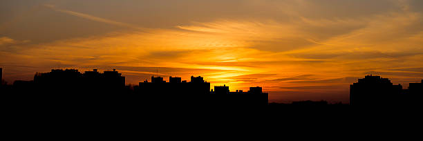 istock Silhouettes Sunset in the City 531557368