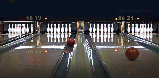 bowling-linien - grenade pin stock-fotos und bilder