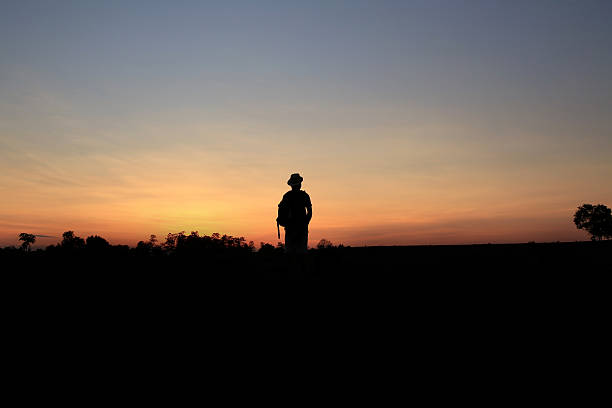 istock Silhouette travelers 531605590