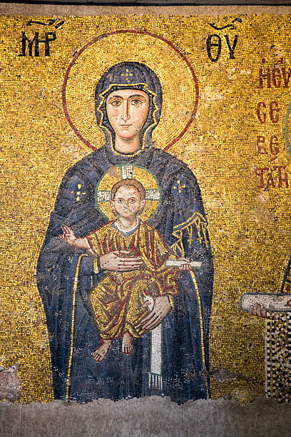 istock Virgin and The Child Flanked 531611911