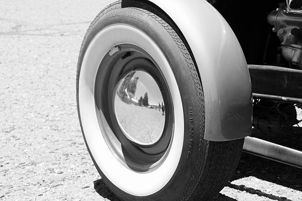 istock Vintage tire and wheel 531613617