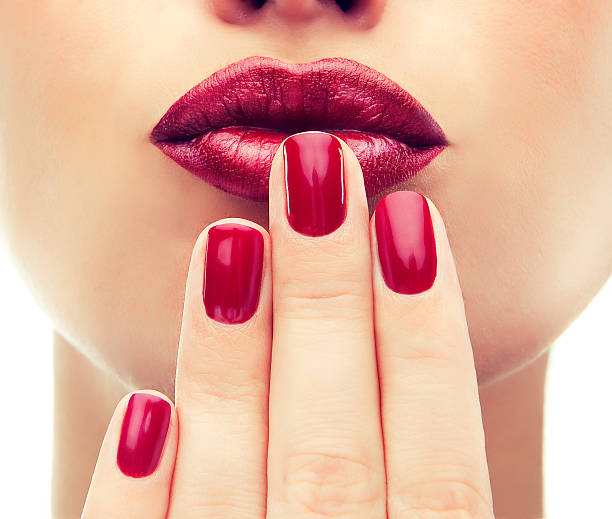 estilo de moda de luxo, unhas manicura, cosméticos e maquilhagem - cosmetics nail polish beauty spa lipstick imagens e fotografias de stock