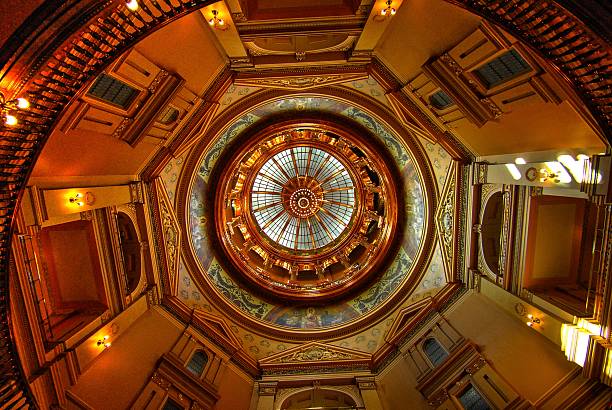 capitale rotunda in kansas state capitol - kansas topeka state capital foto e immagini stock