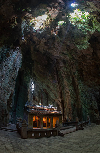 royal pavillion no phraya cave, de prachuap khiri khan - phraya nakhon cave imagens e fotografias de stock