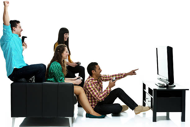 vier menschen spielen videospiele - gamer watching tv adult couple stock-fotos und bilder