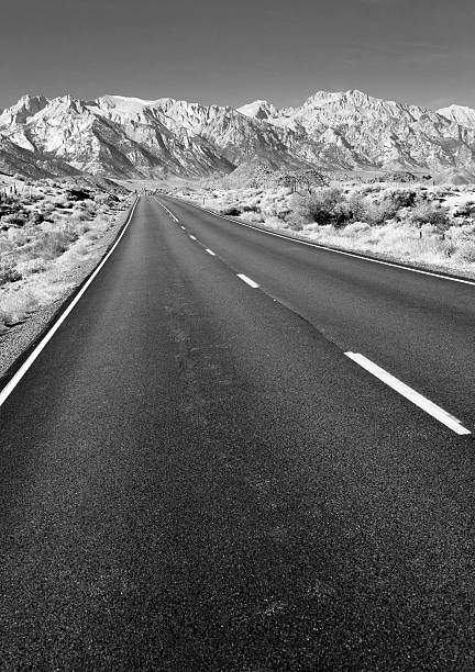 istock Perfect Highway Owens Valley Sierra Nevada Mountains California 531722071