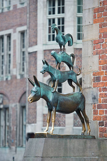 istock Animals musician copper statue in Bremen grimm fable 531740531