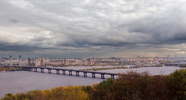 istock Patona bridge in Kiev 531740597