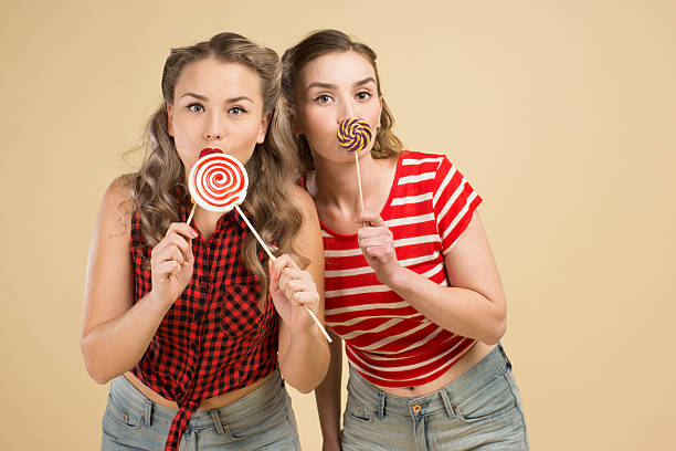 istock GIRLS WITH BIG CANDYS 531752863
