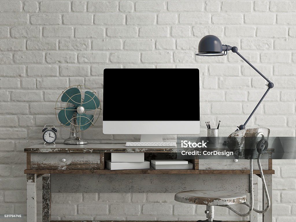 Mock up monitor sul tavolo bianco sfondo di mattoni, - Foto stock royalty-free di 2015