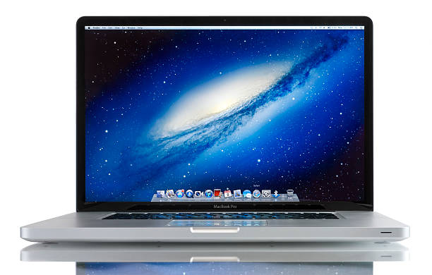 apple macbook pro - apple macintosh laptop computer isolated stock-fotos und bilder