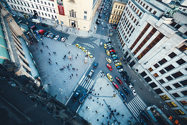 tráfico de praga - editorial crowd driver people fotografías e imágenes de stock