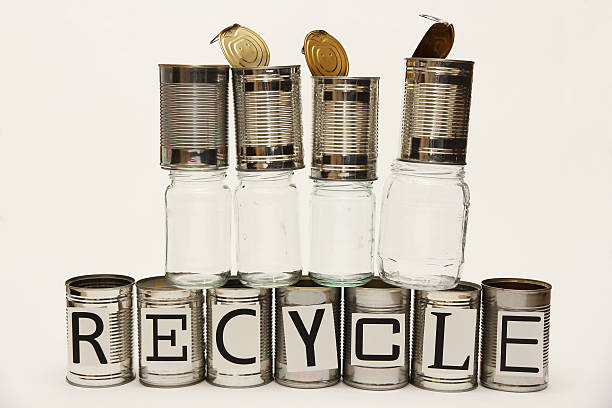 istock Tin cans and glass jars ready for recycling 531843037