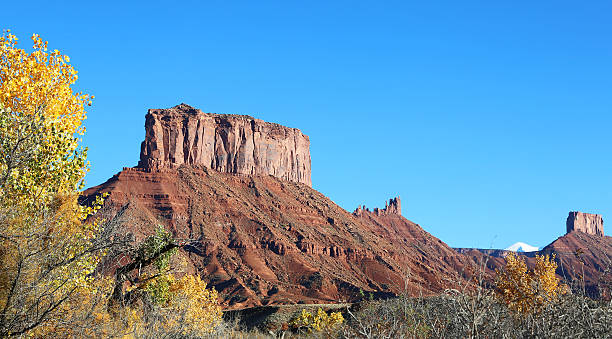 istock Autumn in Castle Valley 531848526