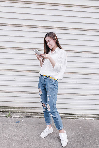 istock Asian girl stand infront of gate 531869362
