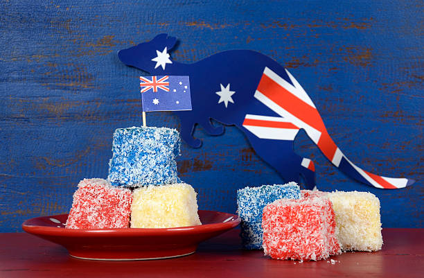 なオーストラリア日赤、白、ブルーの lamingtons - lamingtons australia australia day celebration ストックフォトと画像