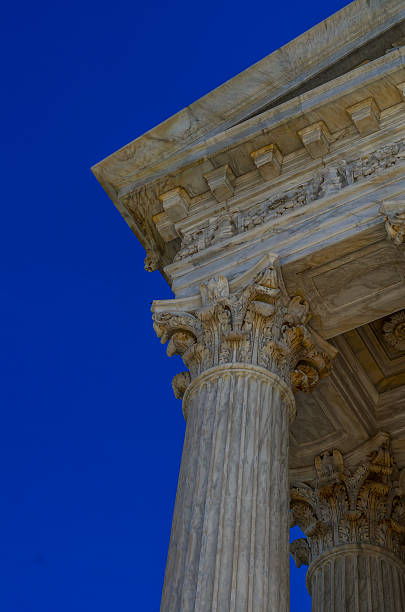 najwyższy dziedziniec kolumny - us supreme court corinthian column classical greek zdjęcia i obrazy z banku zdjęć