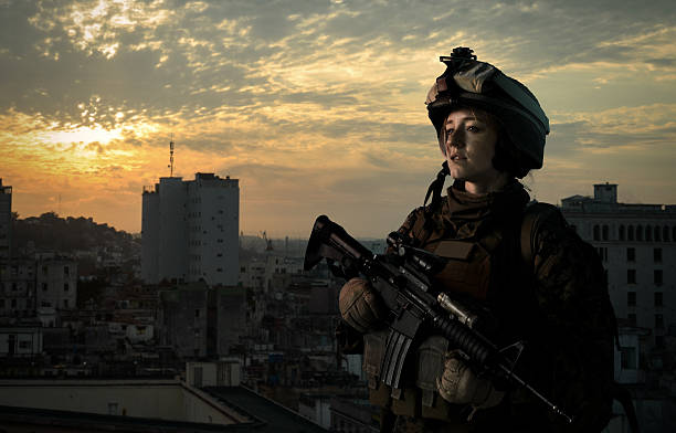 chica en uniforme militar de los estados unidos.  ejército - iraq conflict fotografías e imágenes de stock