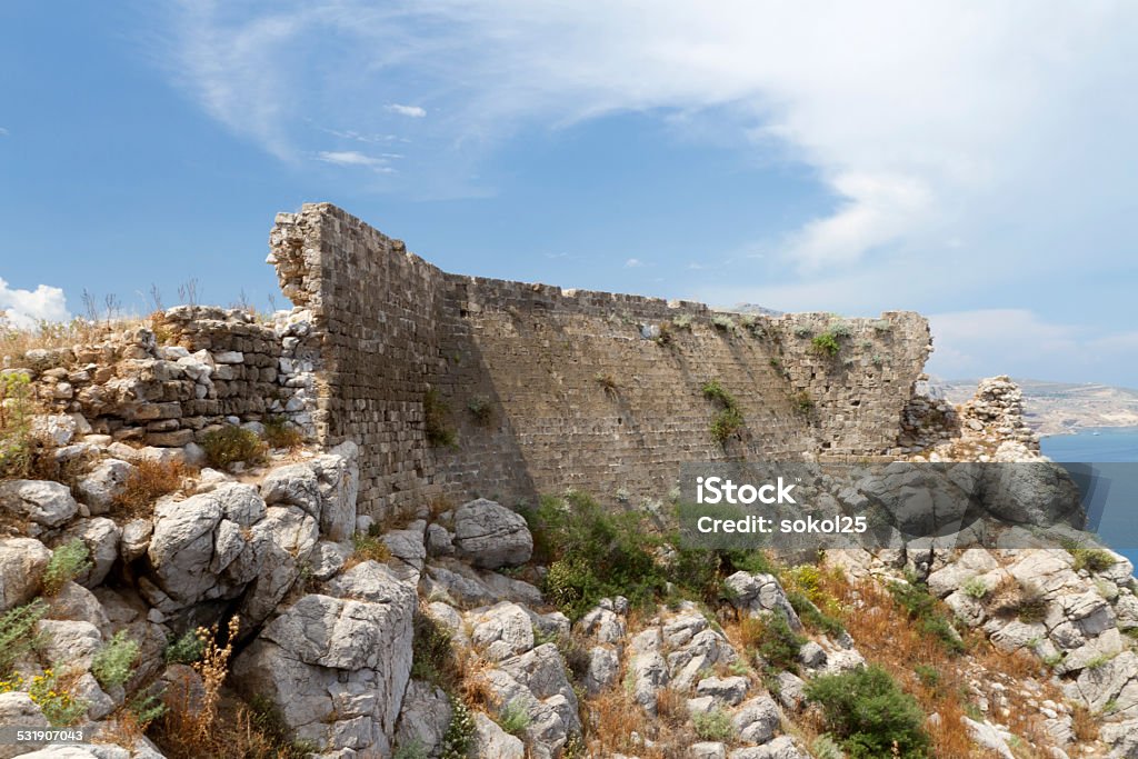 Ruinas del castillo Pheraklos en la isla de Rodas - Foto de stock de 2015 libre de derechos