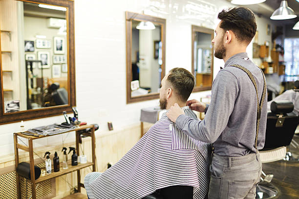 istock Man in babershop 531919010