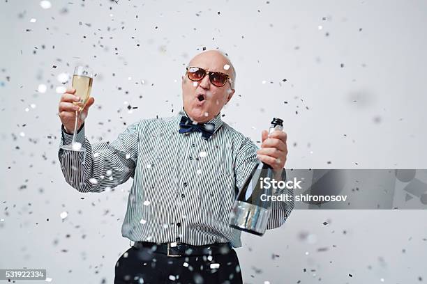 Freude Von Senior Mann Stockfoto und mehr Bilder von Alter Erwachsener - Alter Erwachsener, Feiern, Party