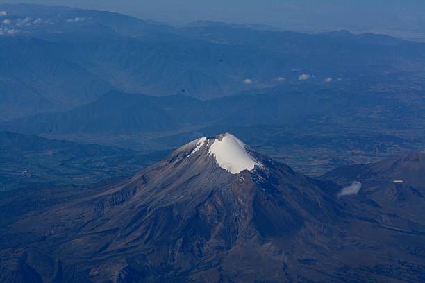 istock Pico de Orizaba volcano in Mexico 531939622
