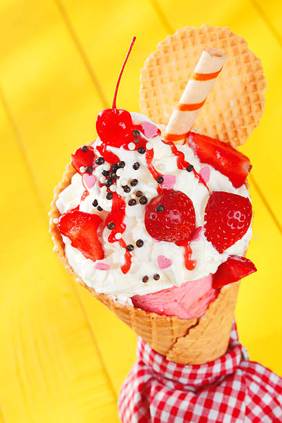 kolorowe strony lodów stożek - ice cream parlor ice cream dessert italian culture zdjęcia i obrazy z banku zdjęć