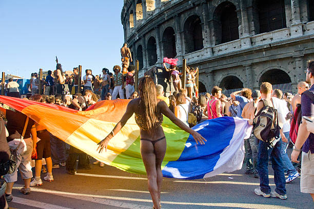 gente cada en 2005 roma de orgullo gay - protest editorial people travel locations fotografías e imágenes de stock