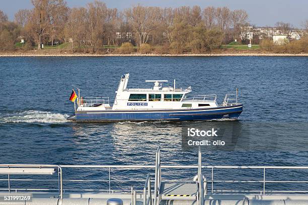 Río Lancha De La Policía Alemana Foto de stock y más banco de imágenes de Cuerpo de policía - Cuerpo de policía, Agua, Alemania