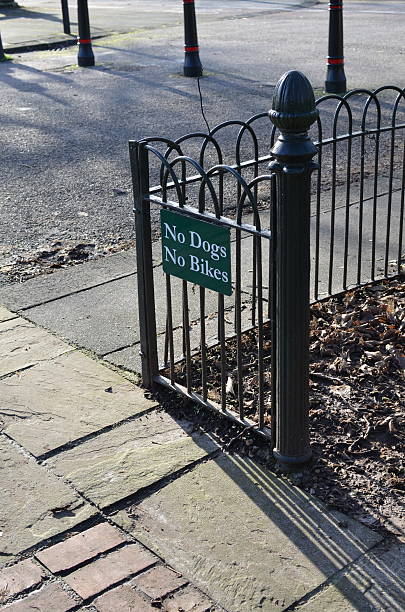 istock No dogs no bikes sign. 532006051
