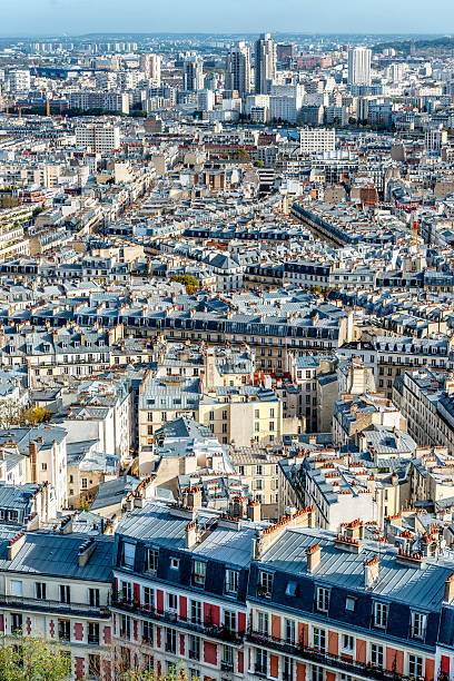 крыши зданий в монмартр, париж - paris france roof apartment aerial view стоковые фото и изображения