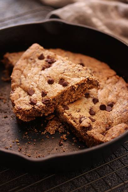istock Skillet Chocolate chip cookies 532018417