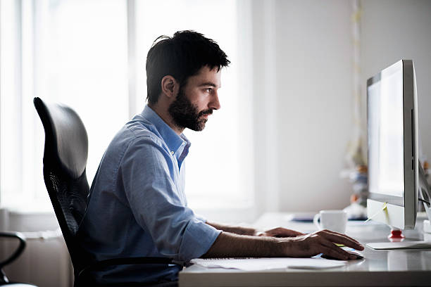 istock Businessman working in the office 532033036
