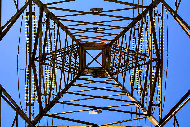 torre de energia - steel cable fotos imagens e fotografias de stock