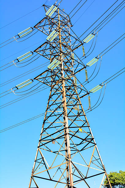 torre de energia - steel cable fotos imagens e fotografias de stock