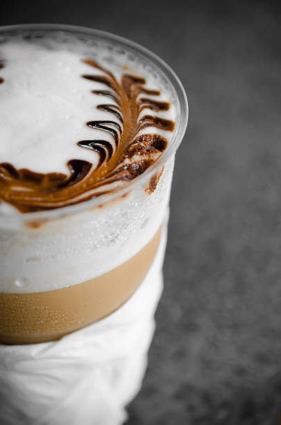 cappuccino art caffè processo di stile vintage - brown candid caffein drink foto e immagini stock