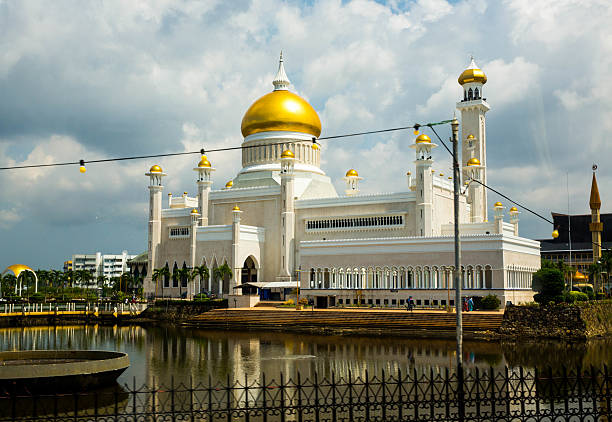 istock Sultan Omar Ali Saifuddin Mosque, Bandar Seri Begawan 532107508
