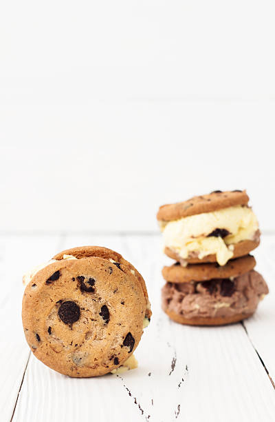 istock Homemade lemon and chocolate ice cream sandwiches 532120758