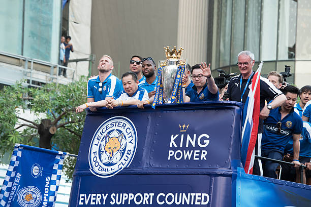leicestercity celebrates championship of english premiere league in thailand - leicester 個照片及圖片檔