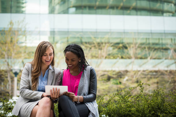 istock Young business professionals meeting outside 532132984