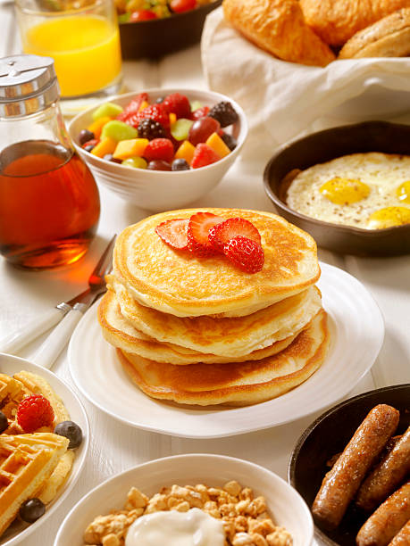 banquete de pequeno-almoço - waffle breakfast food sweet food imagens e fotografias de stock