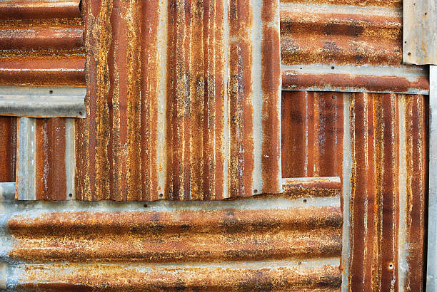 istock Grunge wall background with sags of rust 532137495