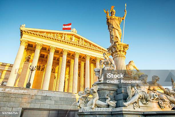 Edificio Del Parlamento Austríaco En Viena Foto de stock y más banco de imágenes de Viena - Austria - Viena - Austria, Austria, Gobierno