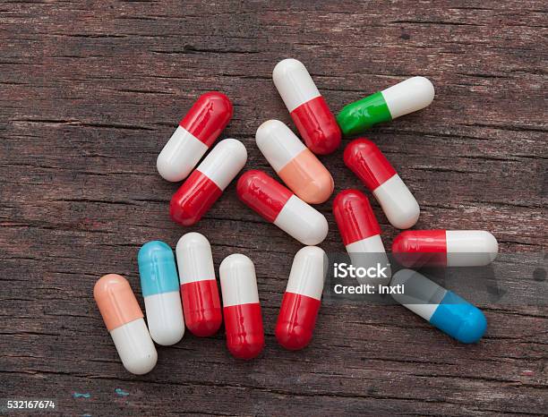 Smaak titel Berri Medicine Capsule Pil Stock Photo - Download Image Now - Addiction,  Antibiotic, Aspirin - iStock