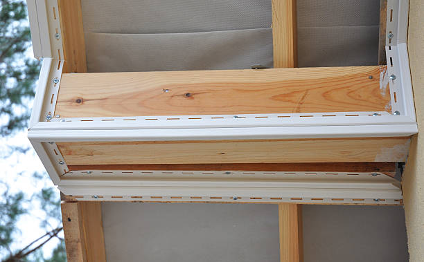 istock Close up on Install Soffit and Fascia. 532183160