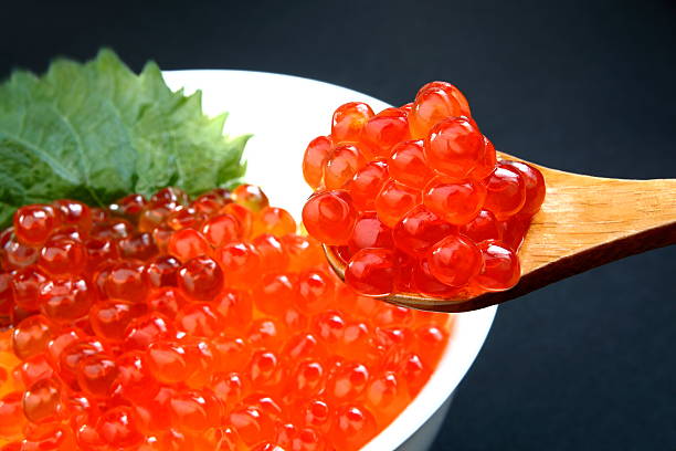 ikura don - japanese cuisine appetizer gourmet caviar stock-fotos und bilder